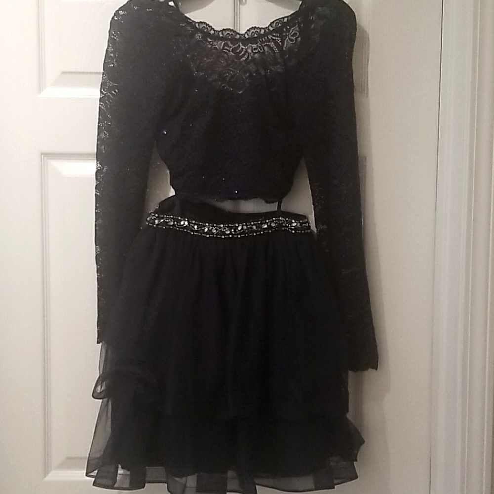NWOT Dillards Dark Blue 2 Piiece  Size 3
